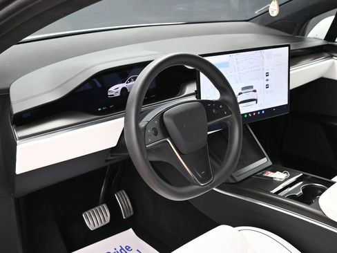Used 2023 Tesla Model X Plaid AWD/4WD image 23