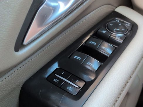 Used 2023 GMC Yukon XL Denali AWD/4WD image 23