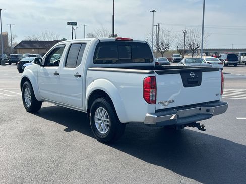 Used 2019 Nissan Frontier SV image 5