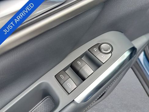 New 2026 Chevrolet Traverse LT image 13