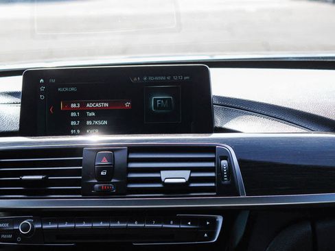 Used 2018 BMW 330i xDrive Wagon image 13