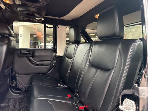 Used 2014 Jeep Wrangler Unlimited Sahara AWD/4WD image 30