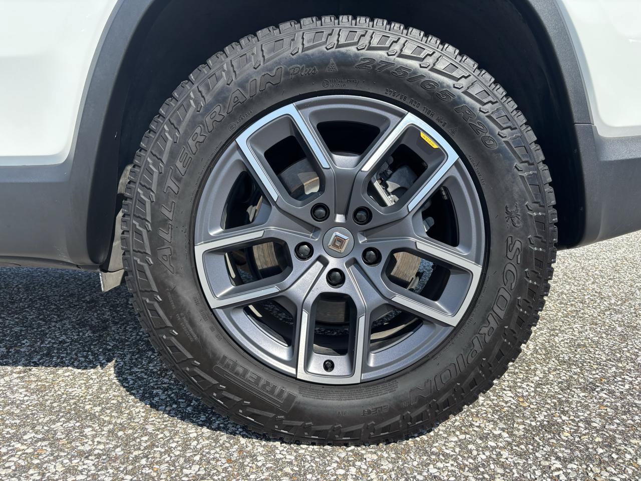 Used 2025 Rivian R1S Adventure Dual AWD/4WD image 29