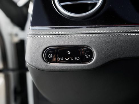 Used 2024 Bentley Flying Spur S V8 image 50