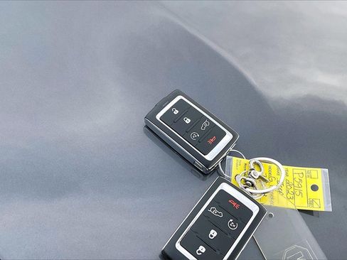 Used 2023 Jeep Grand Cherokee L Limited w/ Black Appearance Package image 10