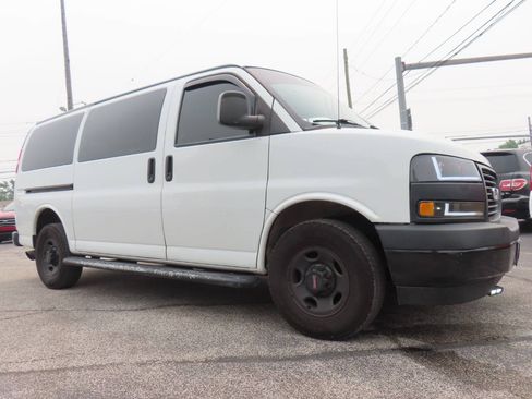 Used 2019 GMC Savana 2500 w/ Driver Convenience Package RWD image 1