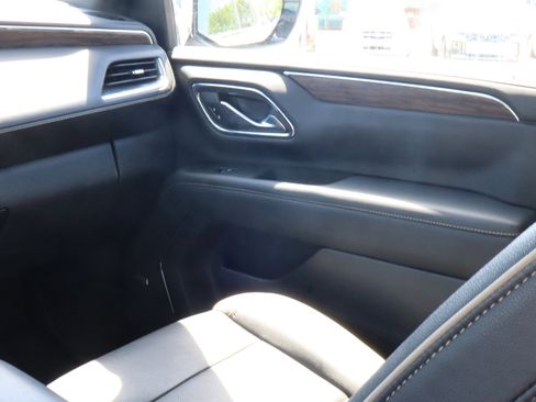Used 2023 Chevrolet Tahoe Premier AWD/4WD image 11