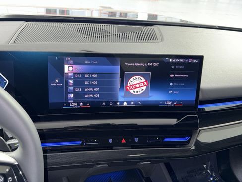 Used 2024 BMW 530i xDrive 530i xDrive w/ Convenience Package image 18