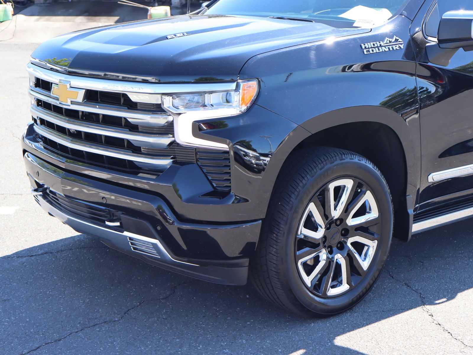 Used 2023 Chevrolet Silverado 1500 High Country w/ Technology Package AWD/4WD image 6