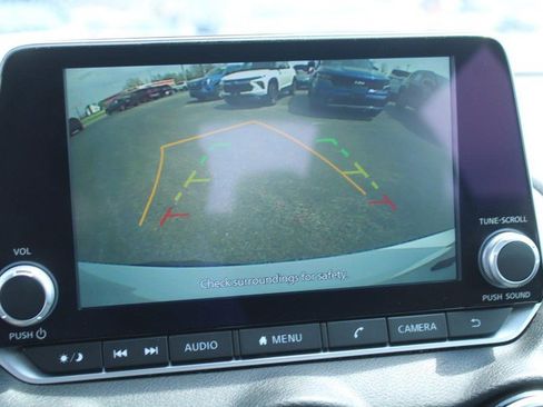 Used 2024 Nissan Sentra SV FWD image 21