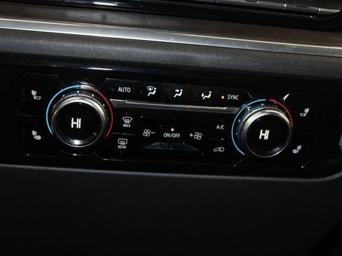 Used 2025 GMC Sierra 1500 SLT image 32