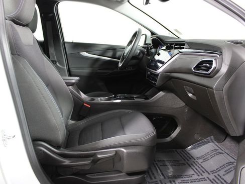 Used 2022 Chevrolet Bolt EUV LT image 9