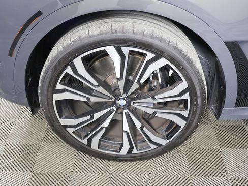 Used 2023 BMW X7 xDrive40i w/ Executive Package AWD/4WD image 26