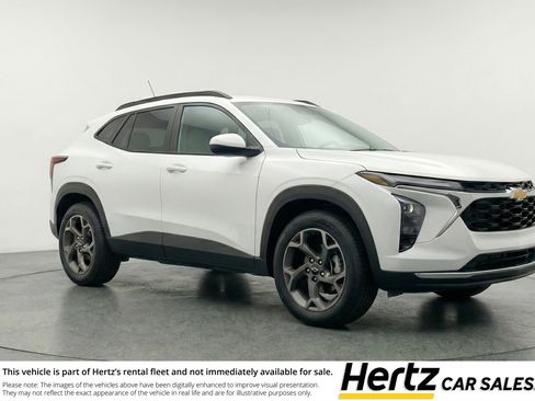 Used 2025 Chevrolet Trax LT w/ LT Convenience Package image 1