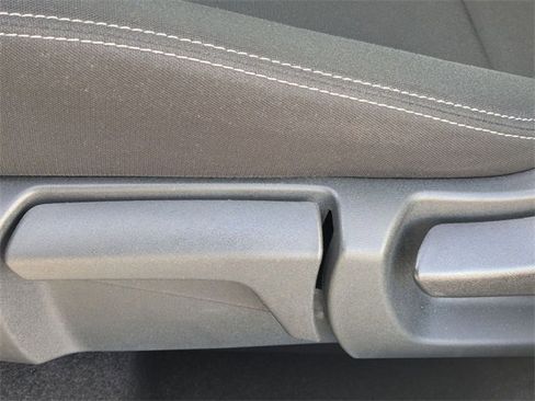 Used 2024 Nissan Rogue S image 19