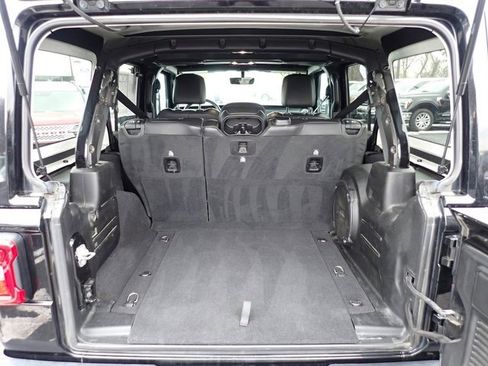 Used 2019 Jeep Wrangler Unlimited Sahara w/ Quick Order Package 24M Moab image 7