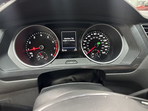 Used 2019 Volkswagen Tiguan SE w/ Panoramic Sunroof Package AWD/4WD image 17