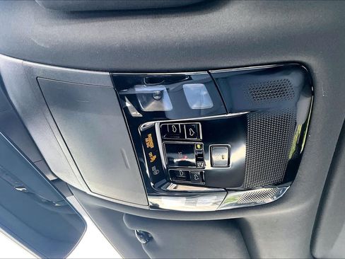 Used 2024 Lexus RX 350h w/ Accessory Package (Z1) AWD/4WD image 31