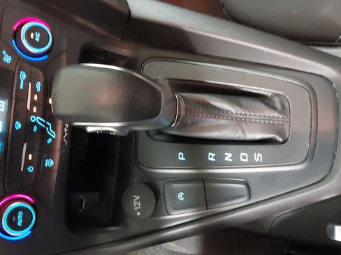 Used 2018 Ford Focus SE FWD image 21