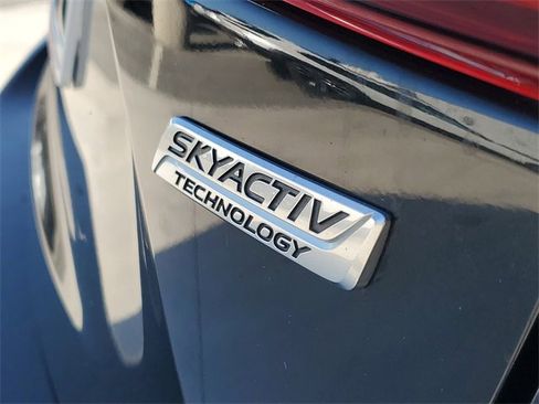 Used 2018 MAZDA MAZDA3 Grand Touring image 6