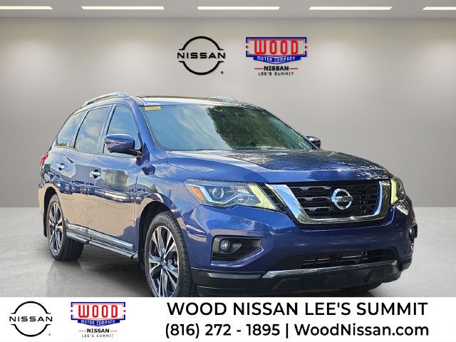 Used 2018 Nissan Pathfinder Platinum FWD image 1