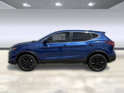 Used 2021 Nissan Rogue Sport S image 2