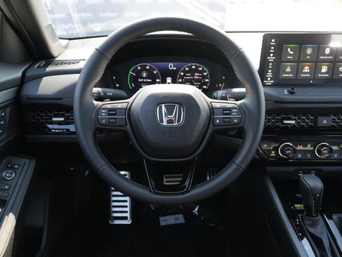 Used 2025 Honda Accord Sport image 21