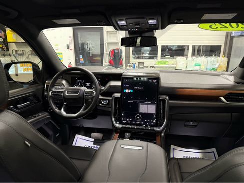 Used 2025 GMC Yukon Denali w/ Sun & Power Step Package image 40