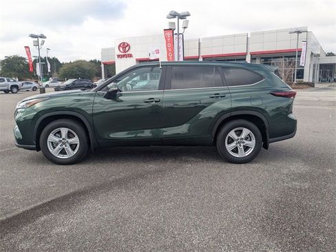 Certified 2024 Toyota Highlander LE image 6