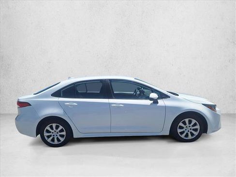 Used 2024 Toyota Corolla LE FWD image 4