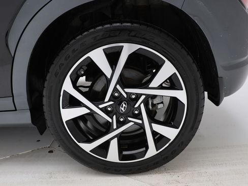 Used 2023 Hyundai Kona Limited AWD/4WD image 9