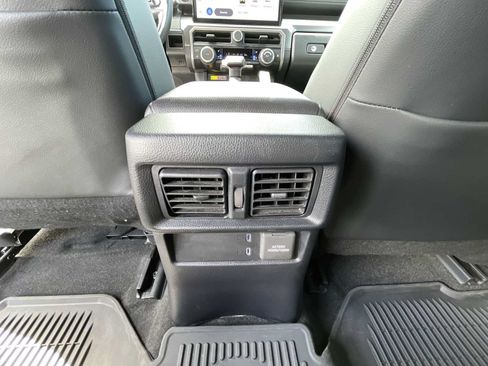 Used 2025 Toyota 4Runner TRD Off-Road Premium AWD/4WD image 22