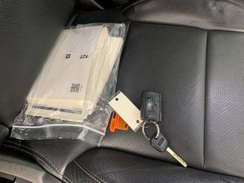 Used 2017 GMC Yukon SLE w/ SLE Value Package image 43