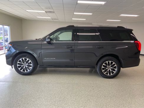 Used 2025 Ford Expedition Platinum image 14