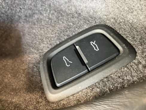 Used 2021 Chevrolet Corvette Stingray Premium Conv w/ 3LT image 12