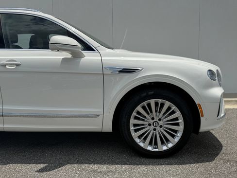 New 2026 Bentley Bentayga AWD/4WD image 6