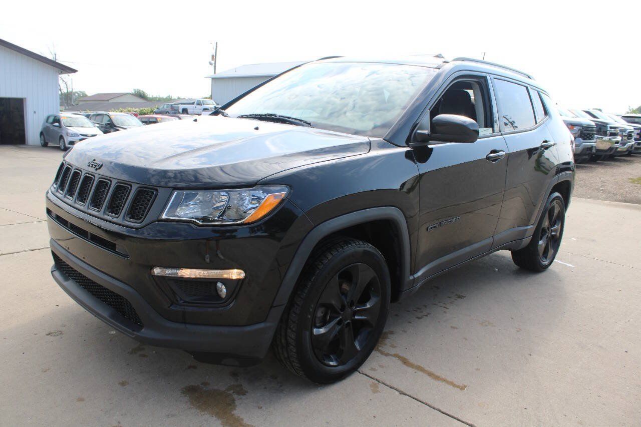Used 2019 Jeep Compass Latitude AWD/4WD image 2
