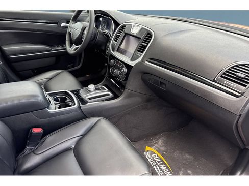 Used 2023 Chrysler 300 Touring L w/ Popular Equipment Group RWD image 21