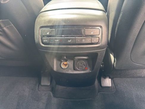 Used 2022 Hyundai Palisade SEL w/ Premium Package FWD image 18