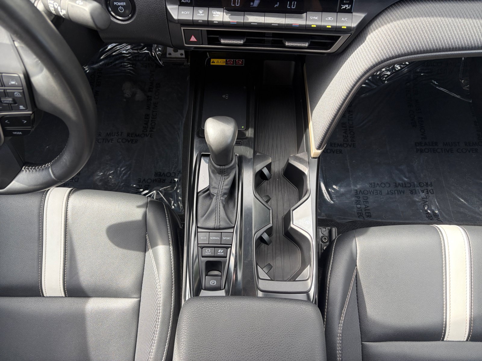Used 2025 Toyota Camry SE FWD image 23