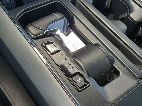 Used 2022 Ford F150 Lariat w/ Trailer Tow Package image 3