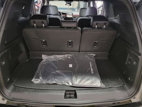 New 2026 GMC Acadia Denali w/ Super Cruise Package AWD/4WD image 12