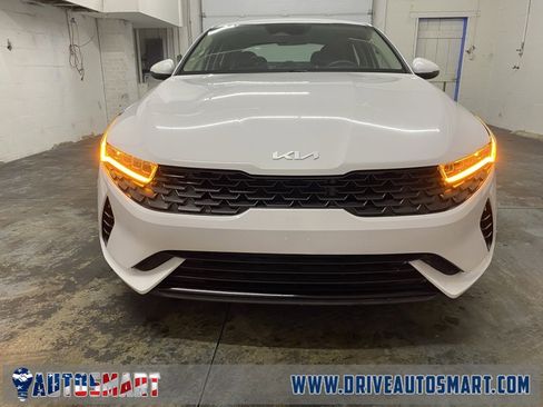 Used 2023 Kia K5 LXS image 9