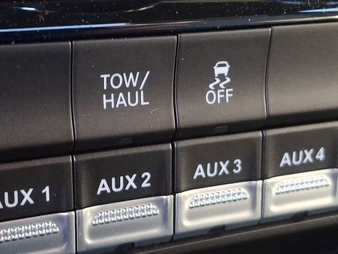 Used 2024 RAM 2500 Tradesman w/ Chrome Appearance Group image 26