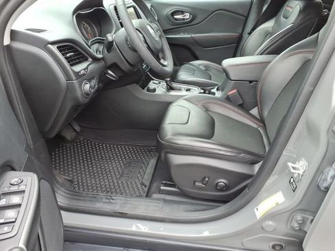 Used 2022 Jeep Cherokee Trailhawk AWD/4WD image 15