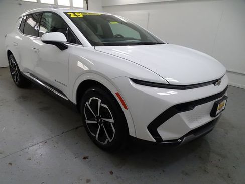 Used 2025 Chevrolet Equinox EV LT image 1