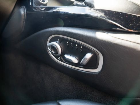 Used 2019 Aston Martin V8 Vantage Coupe RWD image 32