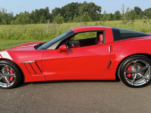 Used 2013 Chevrolet Corvette Grand Sport w/ 2LT Preferred Equipment Group RWD image 3