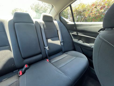 Used 2025 Nissan Altima 2.5 SV FWD image 37