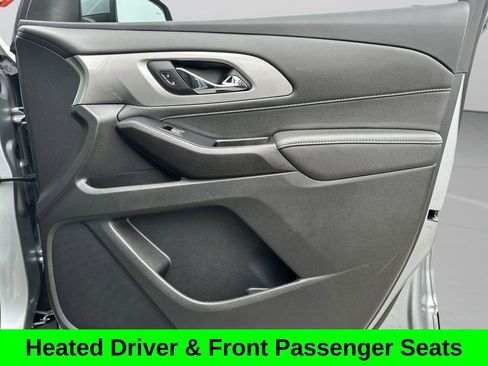 Used 2023 Chevrolet Traverse LT FWD image 17